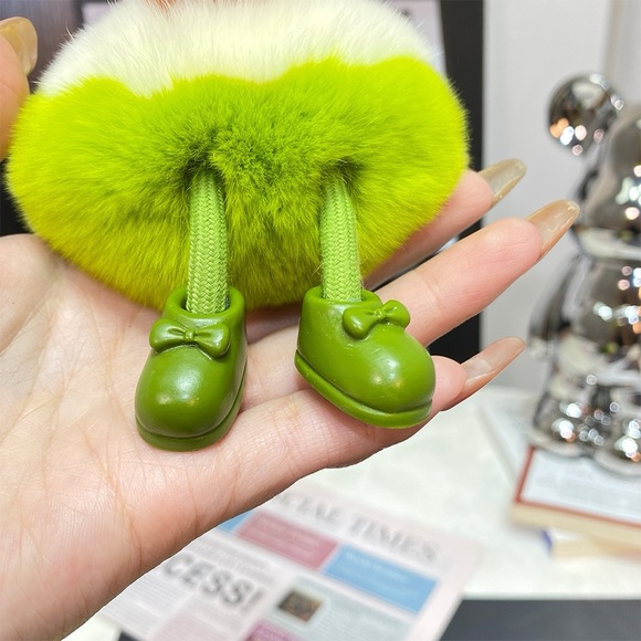 Real Rex Rabbit fur Pompom keychain Furry Avocado -KC038 with feet - Picture 3 of 4